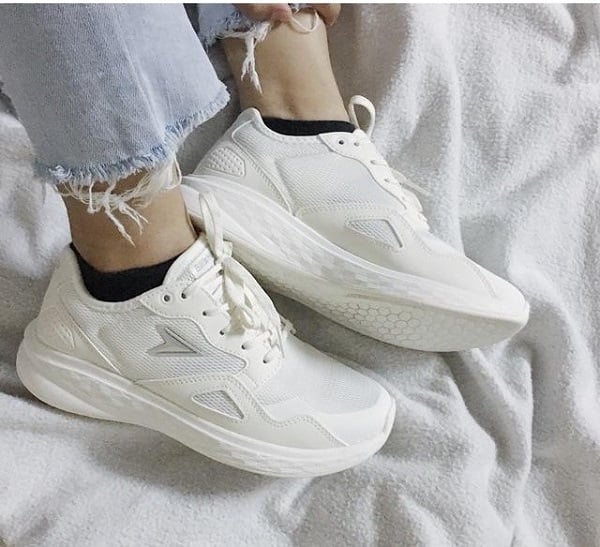 Có nên mang giày rộng hơn 1 size như lời đồn