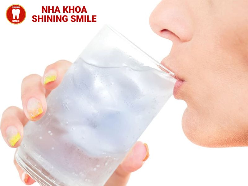 Niềng Răng Có Được Uống Nước Đá Không?