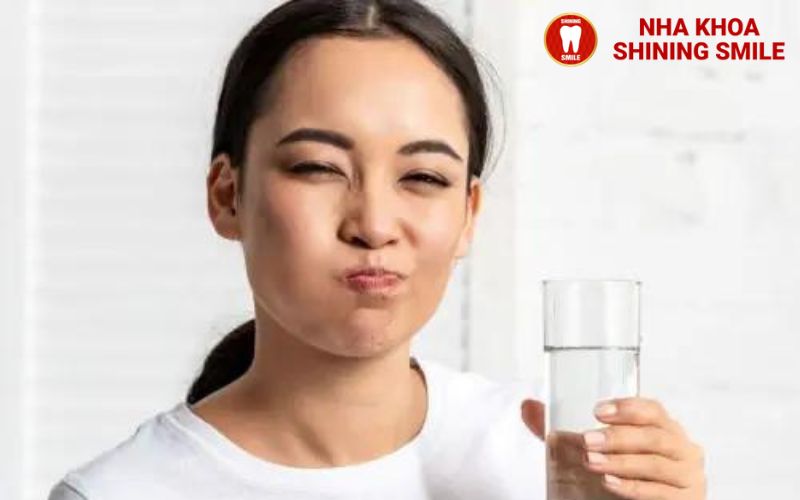 Niềng Răng Có Nên Súc Nước Muối: Những Điều Bạn Cần Biết