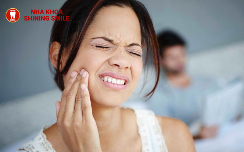 Hậu Quả Bọc Răng Sứ: Những Điều Cần Lưu Ý Trước Khi Thực Hiện