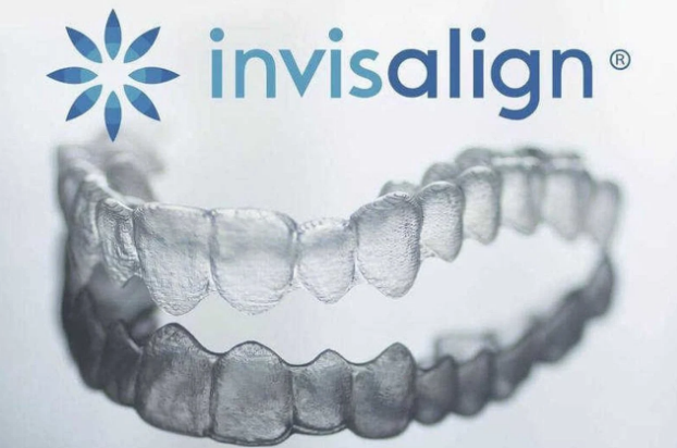 Niềng Răng Trong Suốt Có Cần Nhổ Răng Không?