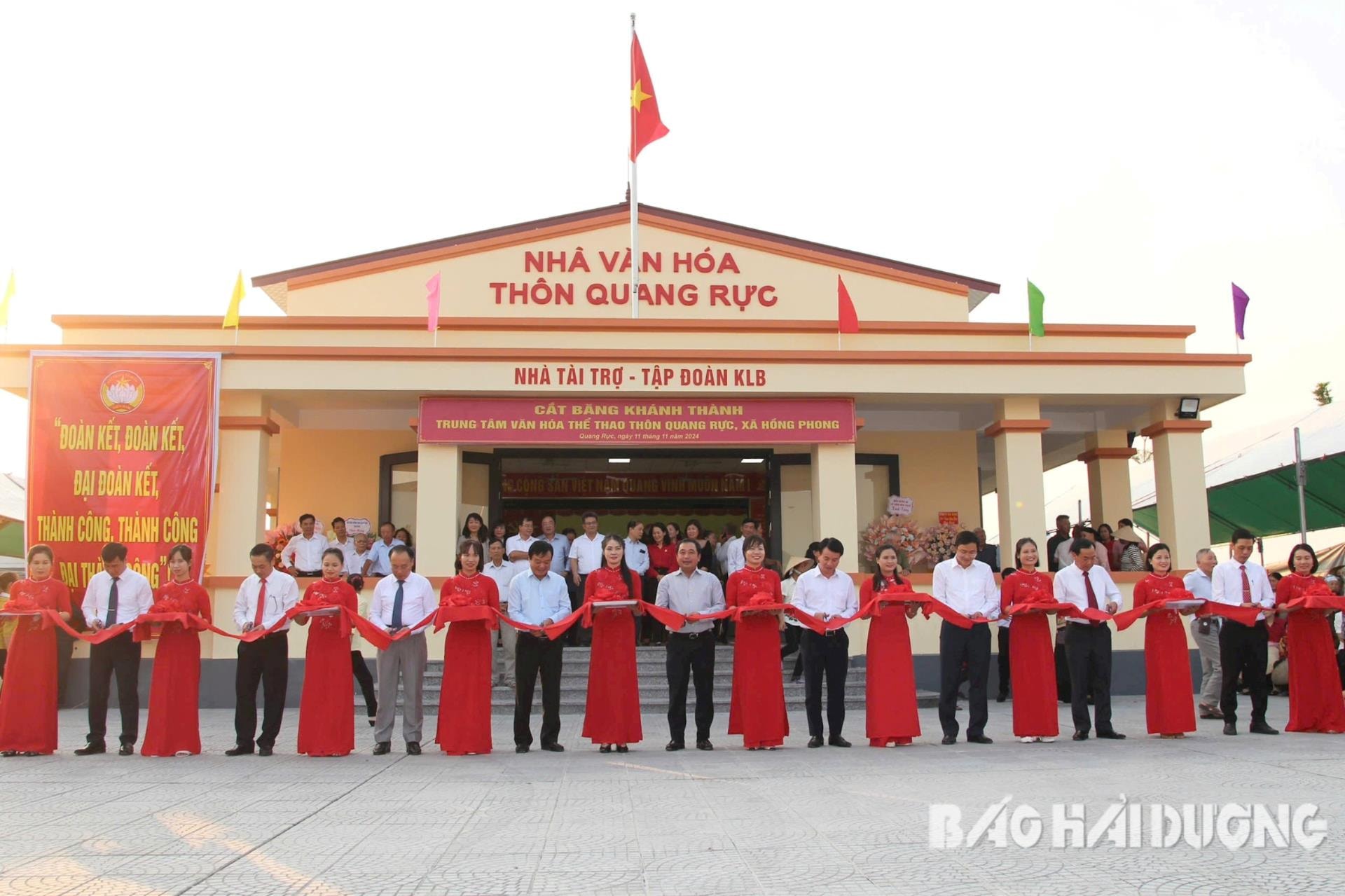 ngay-hoi-dai-doan-ket-thon-quang-ruc-1.jpg