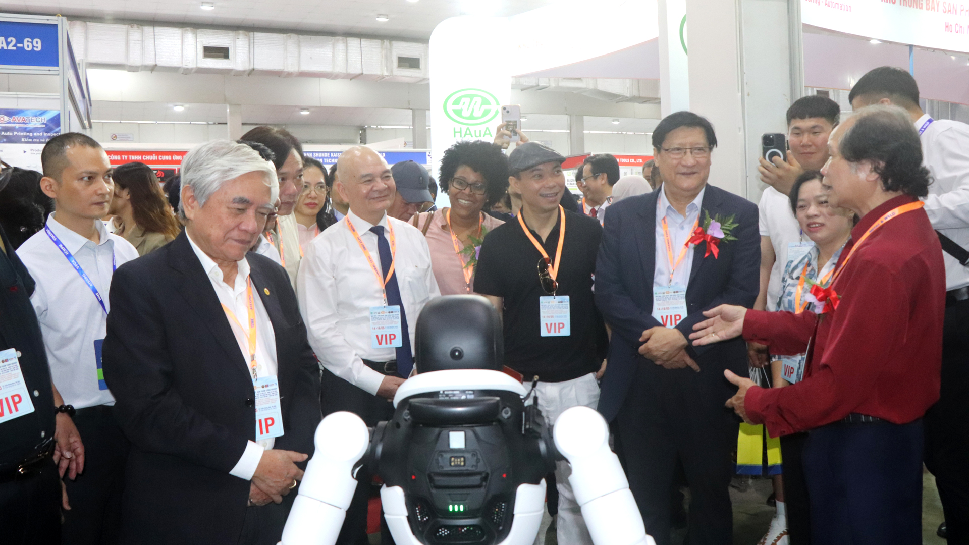 webpx-dien-dan-thuong-dinh-phat-trien-tri-tue-nhan-tao-trung-quoc-3.jpg
